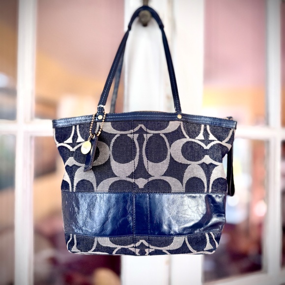 Coach Denim Medium Signature Shoulder Tote Zippered in Navy w/ 2 tags - Picture 12 of 13